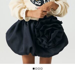 NWT H&M Girls Balloon Skirt with Flower Detail